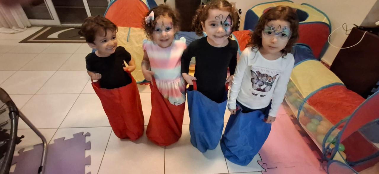 Crianças com pintura facial